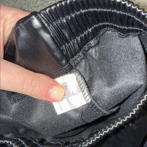 Elegant Black Faux Leather Skort - Picture 7 of 8